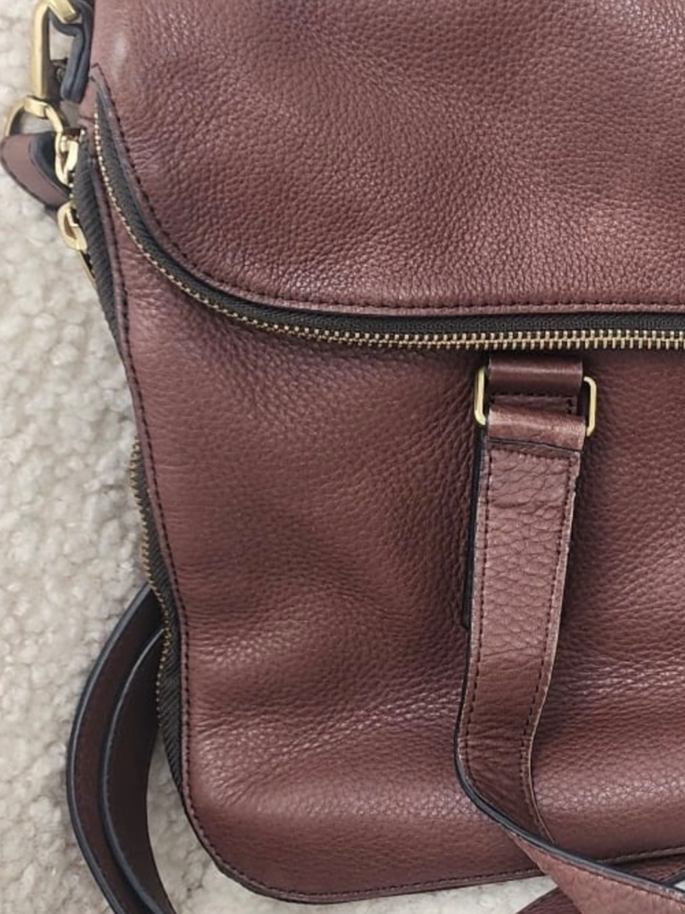 Fossil Expandable Leather Manuscript Messenger bag - Picture 3 of 11